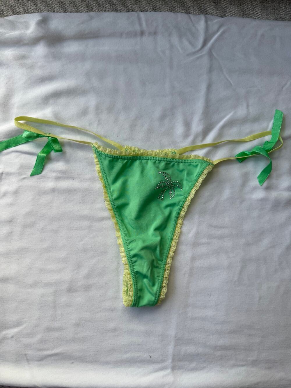 NWOT Victoria’s Secret Y2K Sheer Palm Tree Side Tie Thong L/7